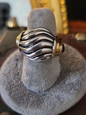 18kt Gold  With Silver Dome Wave Ring With 2 Multifaceted Black Stones Size 6